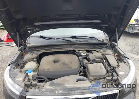 2020 Volvo Xc40 T5 Momentum z USA, uszkodzony, nr VIN YV4162UK0L2196408